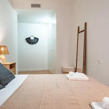 Premium Flat In Center With Free Parking *