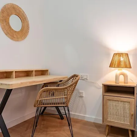 Premium Flat In Center With Free Parking Apartment