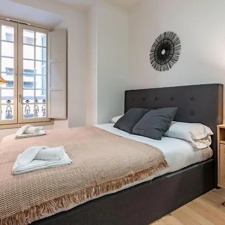 Premium Flat In Center With Free Parking Apartment *